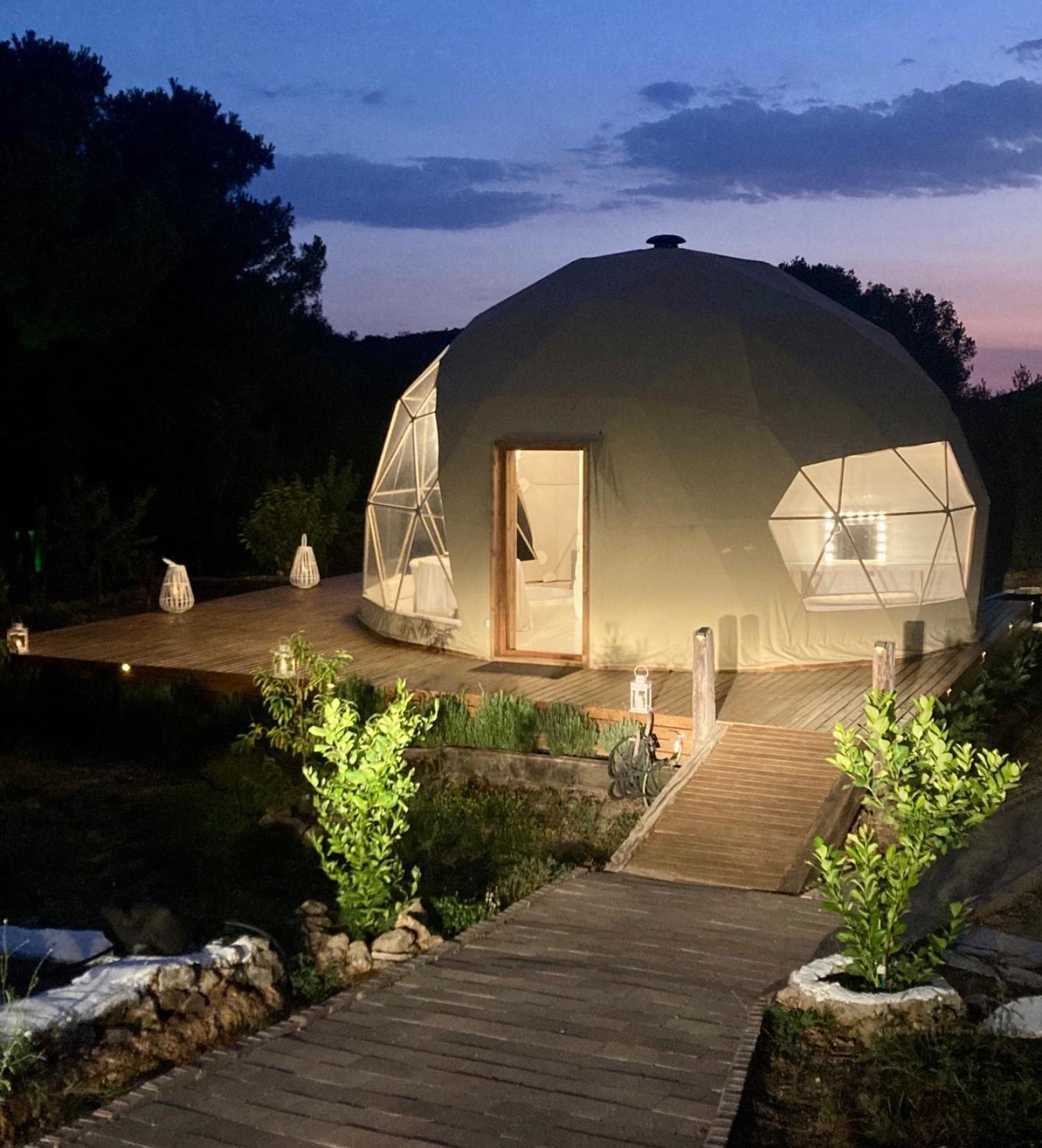Domo Suites Masia Cal Geperut Badalona Eksteriør billede